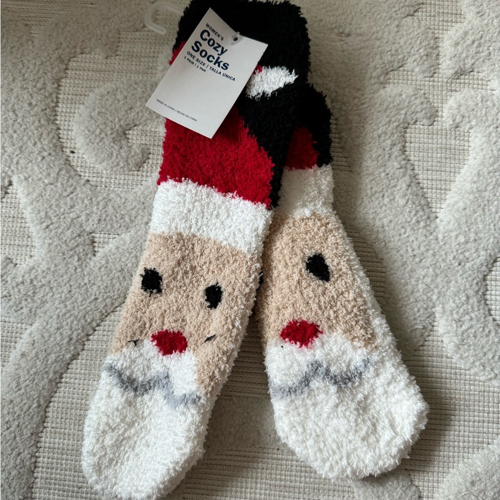 NWT Winter fuzzy socks